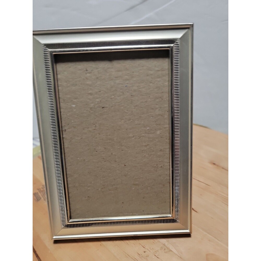 Luxe Habitat Silvertone Metal 5.5X7.5" Picture Frame - Holds 5X7" Photo